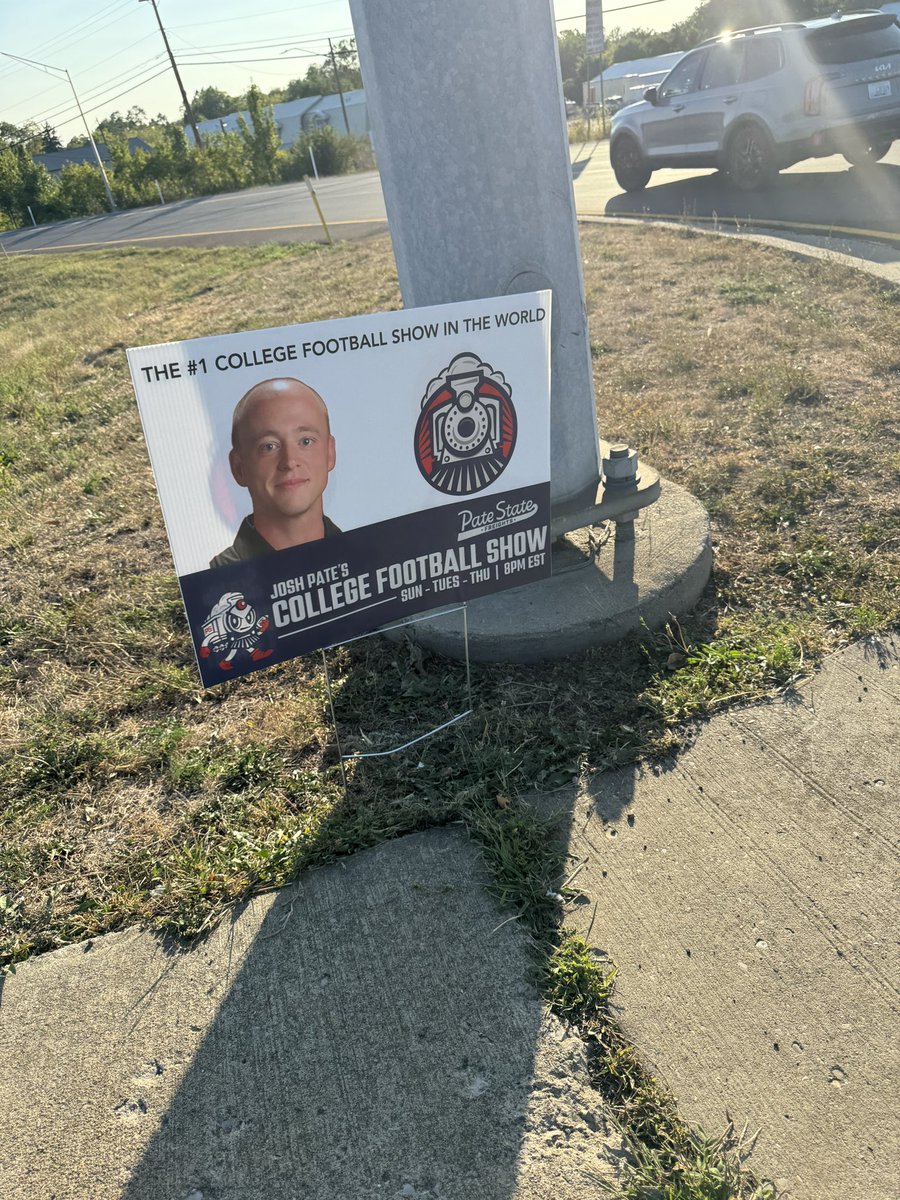 cguest23's tweet photo. @JoshPateCFB I had custom signs made and put them all over Crittenden, Ky to put people on. https://t.co/u8IehBCpAG