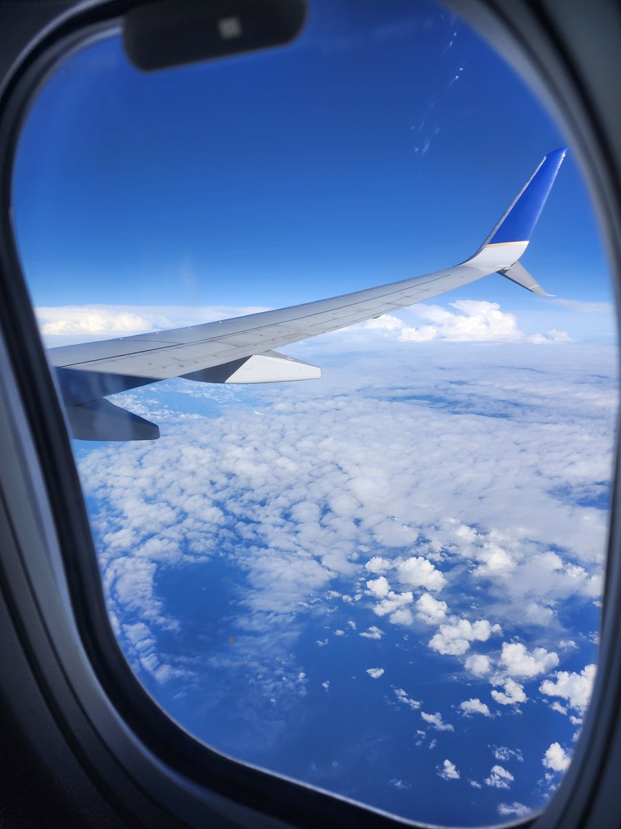 geraldmusic's tweet photo. #ambatoecuador #lagentedelpatron #tropicalmusic #latepost ✈️ https://t.co/6E7P32eNPP