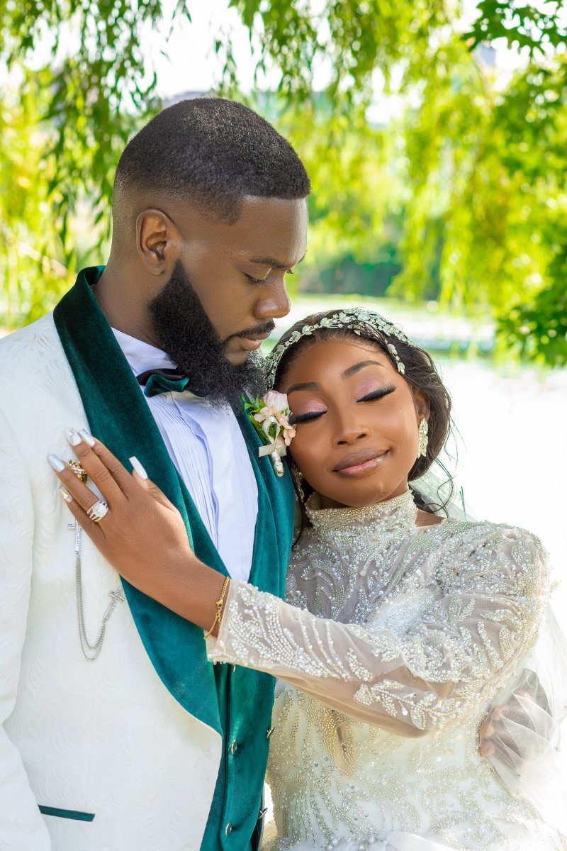 maclexyiii's tweet photo. The best thing to hold on to in life is each other,
Hand in hand, heart to heart.

Silver & David💍

The Couple

🇳🇬 Bride Meets 🇨🇲 Groom

📅: August 2024
📍: Hamilton, Ontario🇨🇦

Photographed by yours truly

#torontophotographer #weddingday #weddingphotography #Toronto #hamilton #hamiltonphotographer #Weddings