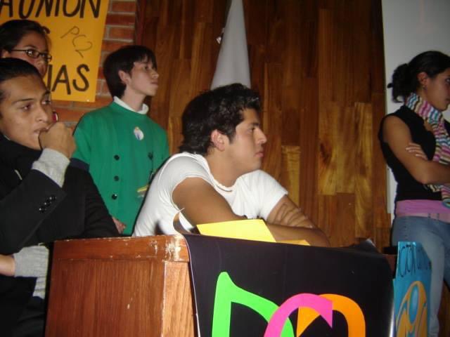 JuarezChihu's tweet photo. Mi primer debate por la Presidencia de la Comunidad Estudiantil en la prepa. Por ahí del 2004 🤓 https://t.co/T5PRpHViYp