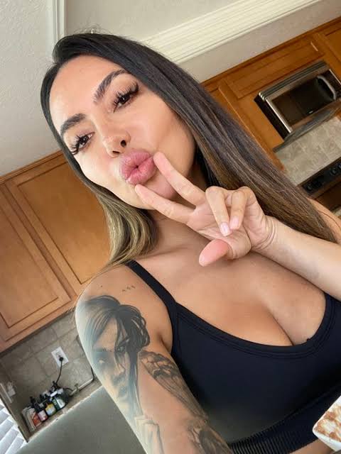 belsandra66's tweet photo. Say hi for nude https://t.co/qR8j3mDKEZ