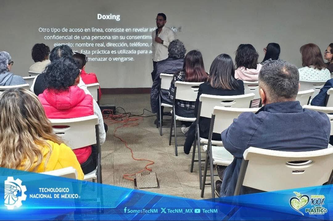 #ComunidadTecNM
Continuando con las actividades del Día Internacional de la Eliminación de la Violencia contra la Mujer, se presentó la Conferencia “Conociendo la Violencia Digital en el Servidor Público”, impartida por el Licenciado Kevin Adrián Colín Hernández.