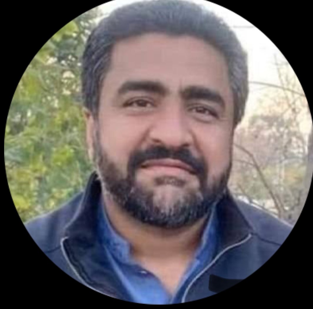 ia_rajpoot's tweet photo. #Big #Breaking
Unknown culprits have kidnapped famous Pakistani TV journalists @Matiullahjan919 and @saqibbashir156 from Parking Lot of PIMS in federal capital city. Shortly, the kidnappers released SB and taken MUJ to some undisclosed location.
#Journalism #Undef #Danger https://t.co/iKycVe4Lkg