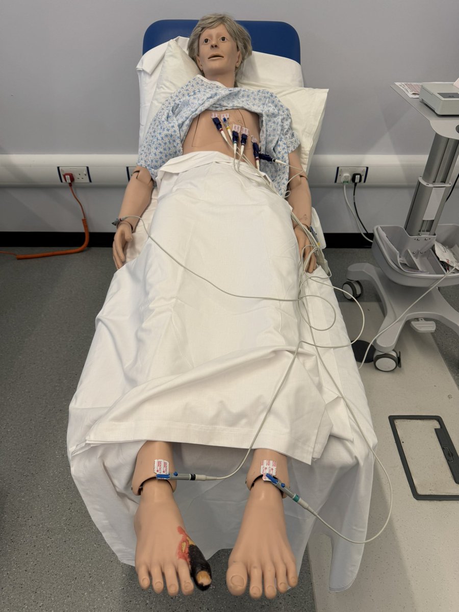 Ujala935523512's tweet image. Last week marked our final days of clinical skills training before heading off to our P5. We focused on techniques like ECGs, cannulation, and chest consultations. It was an invaluable learning experience where I gained a wealth of knowledge. 
@UoB_Nursing 
@UniofBradford