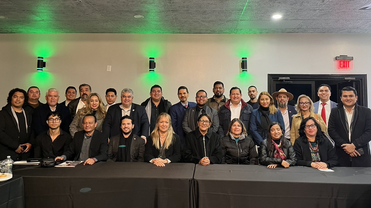 Hoy recibimos a una delegación de #Veracruz, encabezada por el <a href="/CEMEDL/">Centro Mexicano para el Desarrollo Local A.C.</a>, con quienes platicamos sobre los servicios consulares y la promoción de la cultura 🇲🇽 en #NuevaJersey. Posteriormente, les acompañamos en una reunión con la <a href="/SHCCNJ/">SHCCNJ</a> en #Passaic, con quienes exploraron