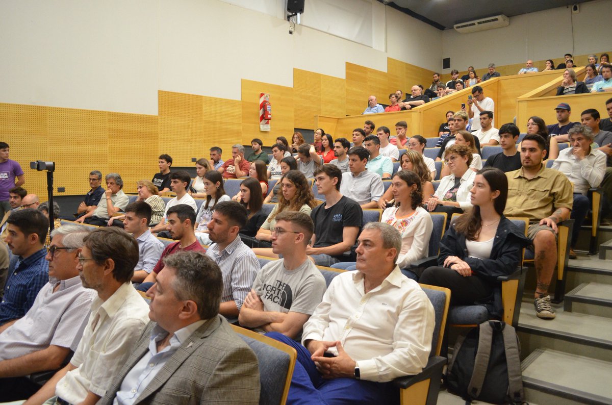 ing_unlp's tweet photo. Se presentó el Programa Carbono UNLP en la Facultad de Ingeniería

Una iniciativa que busca apoyar los esfuerzos de empresas e instituciones en la reducción de su huella de carbono, dinamizar el mercado y promover una economía baja en emisiones.

https://t.co/zs8uZj9nF9 https://t.co/VcnCy5O30W