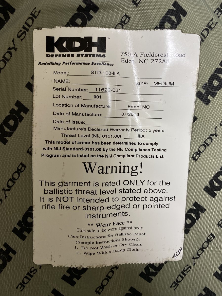 よし！

KDH実ソフトアーマー16kで行こう

siege Rとかをかっちりがっちりビンビンにボッキさせる事ができるアーマーです。

メリットは自立できるようになります。

早い者勝ち物販

KDHってのがまたレア