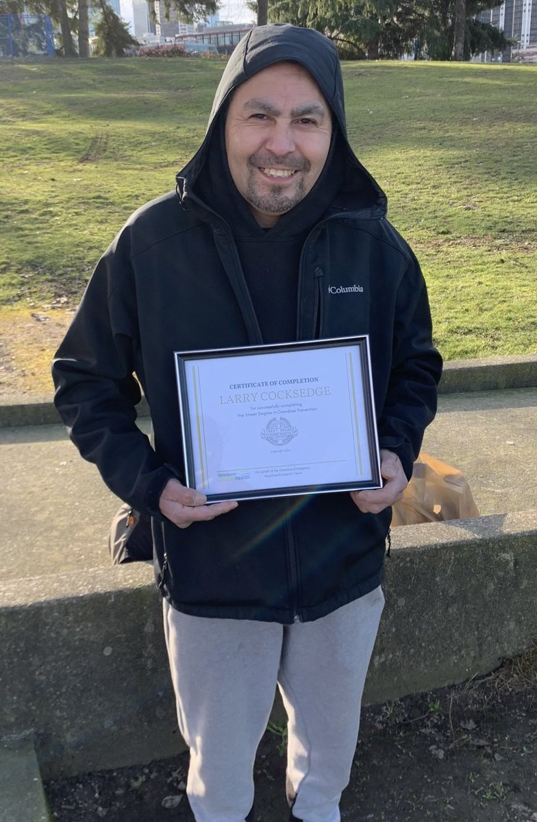 fionaeyork's tweet image. Officially FOUR former CRAB 🦀 Park residents have graduated from @VCHhealthcare Street Degree program
⛺️🙏🙏🦀🦀💕💕🍁🍁🏕️🏕️👍
#harmreduction #overdoseprevention #opiodcrisis #toxicdrugcrisis #encampments #communityexperts #livedexperience @CBCNews @CityNewsVAN @CAEHomelessness