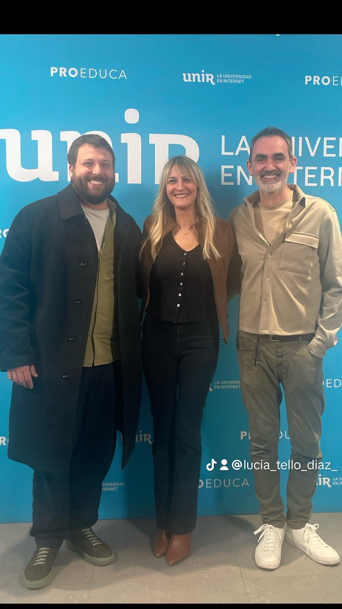 El área de #Cine reunida para apoyar a nuestros alumnos en el proceso de pitch de <a href="/UNIRuniversidad/">Universidad Internacional de La Rioja (UNIR)</a> Saben estos dos caballeros, <a href="/pedro_fuentes/">Pedro Fuentes 🏳️‍🌈</a> y #AdriàNaranjo, que los quiero. Gracias por ser un equipo de cine, y gracias también al resto de la familia UNIR, <a href="/gtrdelapica/">Gonzalo Toledano Rodríguez de la Pica</a> <a href="/MargaHoyo/">Marga del Hoyo Ventura</a>