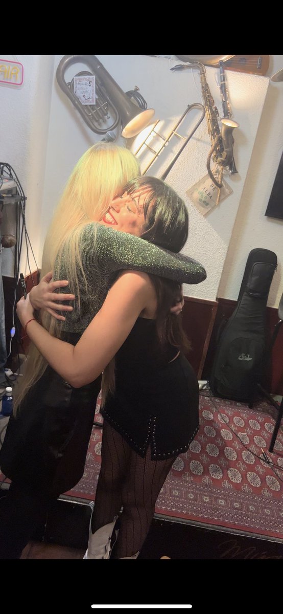 CFOSwtCTorrevja's tweet photo. Gracias un día más por tu música, que bonito han sido los temas en directo y que decir de los 3 nuevos.. cada letra y tono especial que le das que no sé cuál me gusta más. Eres la mejor persona, luz, amor y todo se te devuelve x 3, la vida que me das… @ItsmeSoniaGomez 🫂❤️‍🩹 https://t.co/pZAoHJhApQ