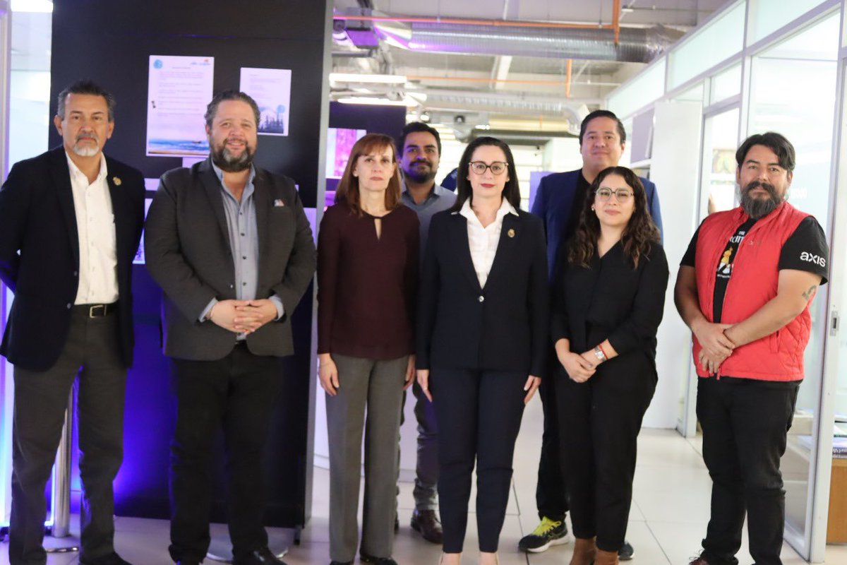 Hoy me reuní con <a href="/clutig/">Clúster de Tecnologías de la Información de Gto</a> un sector que aporta:

💼 Más de 1,900 empleos directos
🌎 $122M USD en exportaciones

Seguimos impulsando la innovación y el desarrollo tecnológico en el Estado. 🚀 #ProsperidadEs #TI #Innovación