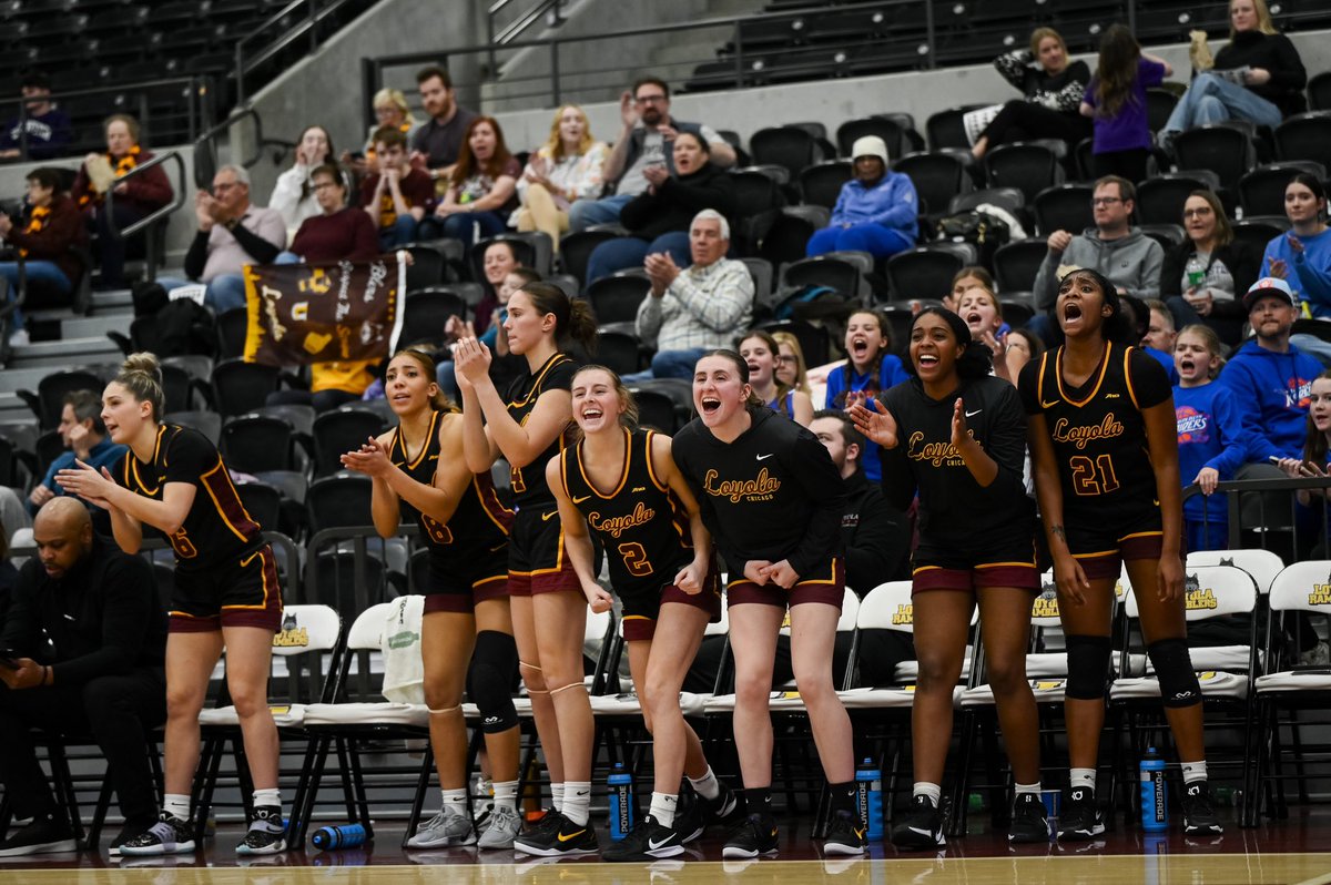 RamblersWBB's tweet photo. Feeling thankful for this team 💛❤️ https://t.co/MSoGKkpaqt