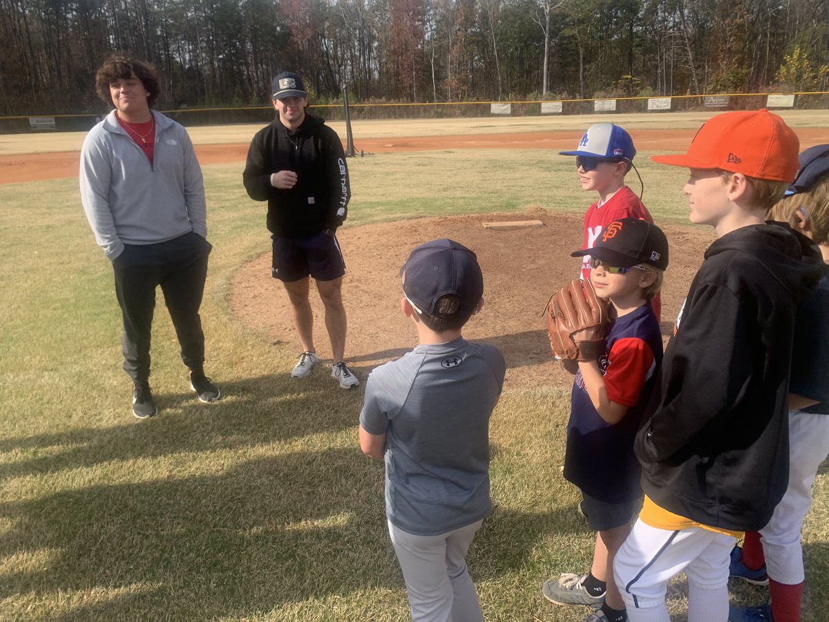 SLCABaseball's tweet photo. Big  Thanks to our Collegiate  SLake  players for coming  out to help with our Fall youth camp. 💯🔥
@coggins_nick (UNCW), @SethMoon2024 (Belmont Abby) Derek Farley(Tusculum University) @TylerHerkey (UNC-Charlotte)

#trenchwork https://t.co/HDZzWUr949