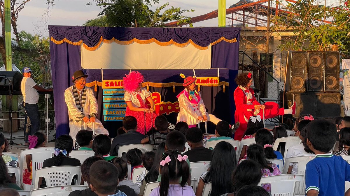 EvelynSalgadoP's tweet photo. Les invito a disfrutar en familia de las jornadas culturales “Por los caminos del sur, vámonos para Guerrero”, que se están llevando a cabo del 25 al 29 de noviembre en Cochoapa, Copala, Marquelia, Metlatónoc, Ometepec, San Marcos y Tlalixtaquilla de Maldonado.🎭🎶

Consulta más información a través de la @SecuGro. ¡No faltes!