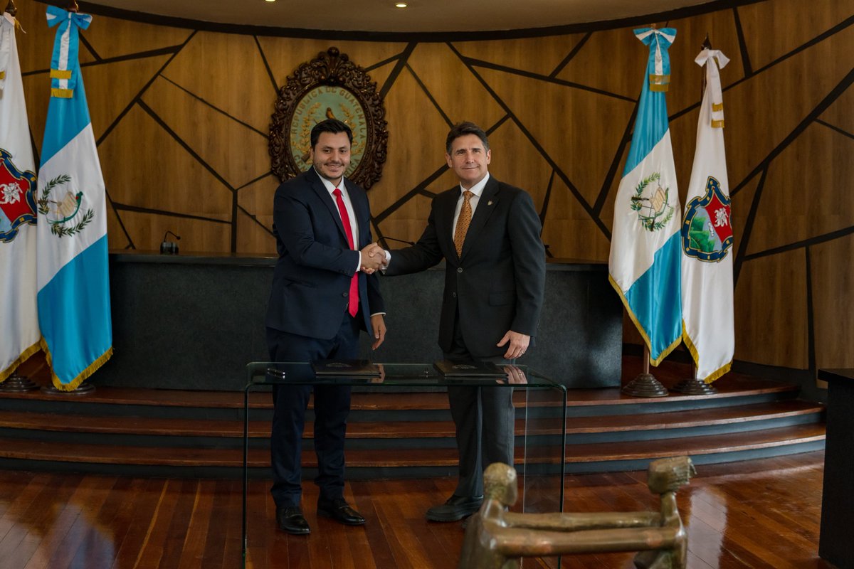 RadioPuntoGT's tweet image. #Nacionales 🏙️🚗 | Una mancomunidad fue iniciada por las municipalidades de Guatemala y Fraijanes, con el objetivo de mejorar las capacidades de ejecución para la solución de los problemas comunes, siendo uno de los intereses primordiales la infraestructura, anunciando la "Vía…