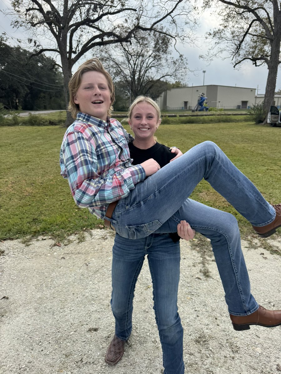 Thomas Hensley tweet media