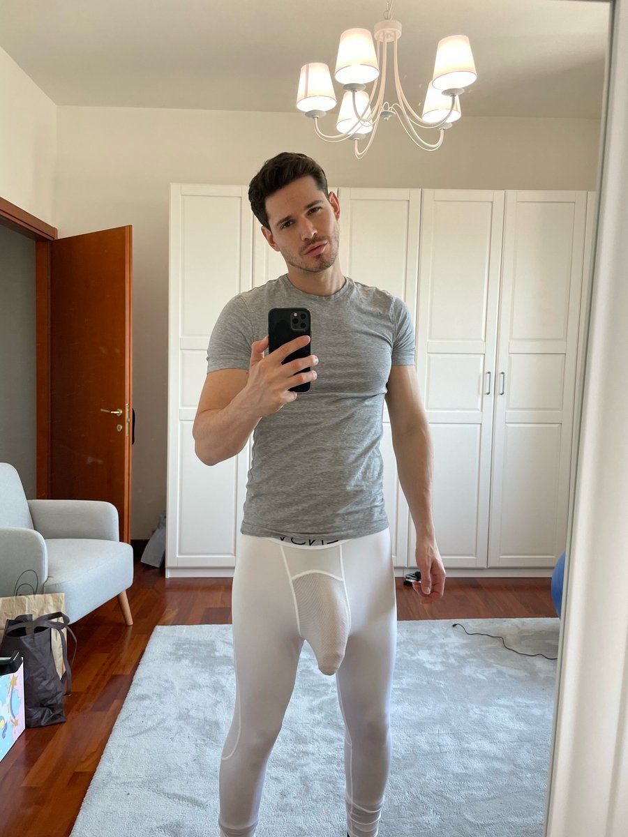darpf's tweet photo. Too small or just right? https://t.co/l5rRt9yina