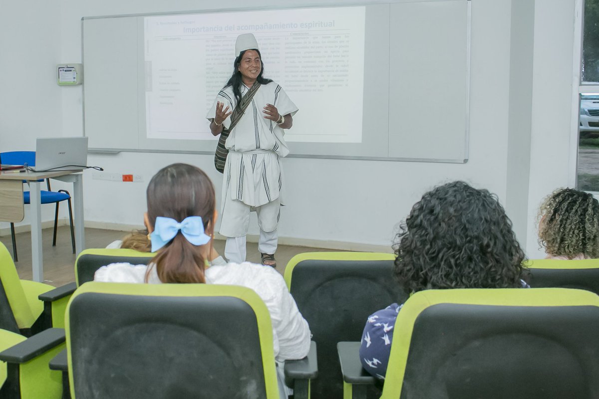 Unimagdalena's tweet photo. 👏Con un destacado puntaje de 475, nuestro estudiante de Psicología, Seyawawin Moisés Racigo Izquierdo, logró Tesis Meritoria por su trabajo de grado sobre el diálogo de saberes entre los conocimientos ancestrales de la comunidad Arhuaca y científicos, del desarrollo prenatal. ✅ https://t.co/9BPvPV1pEY