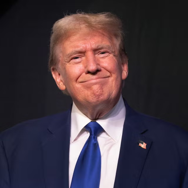 CollinRugg's tweet photo. BREAKING: Trump says Mexican president Claudia Sheinbaum has agreed to close the Southern Border by stopping migrant caravans after he threatened her with 25% tariffs.

Sheinbaum also agreed to create a plan for stopping the inflow of drugs into the U.S. https://t.co/LFlPRUx56v