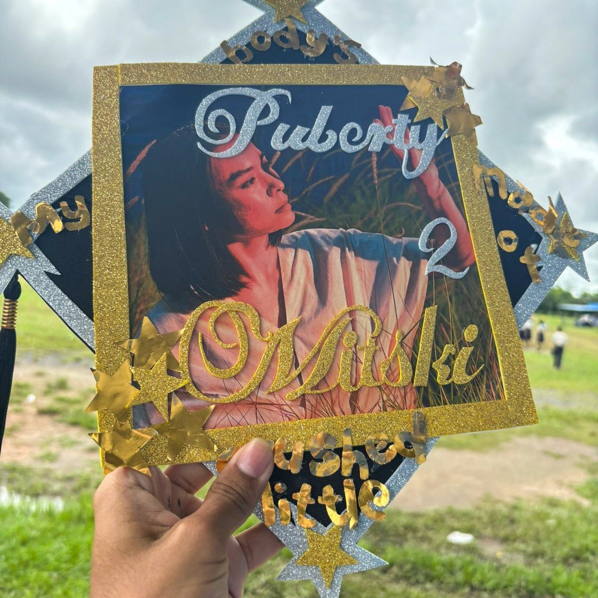 phxs_ee's tweet image. Look at my mitski grad cap 🫶 

#mitski #mitskitwt #puberty2