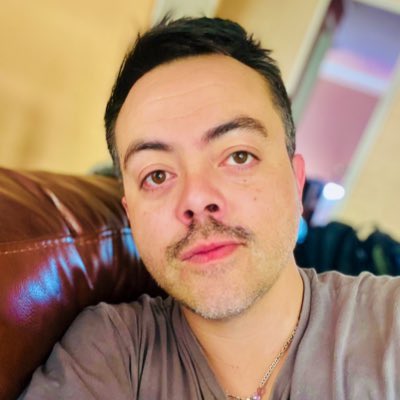 andres20ad's tweet photo. Ese gusto por lo poco de los fascistas: poco bigote (Jaime García Bozzo), pocas cejas (Camila Flores), poco honesto (Iván Moreira), poco cerebro (José Antonio Kast). Todo poco, poquito, insignificante, como ellos, los de derecha. https://t.co/7ysYaYikLV