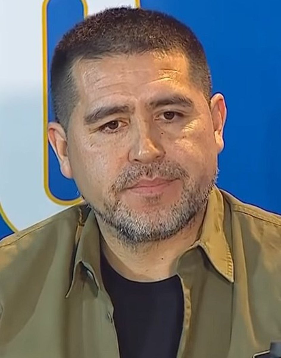 El 100% culpable de q los jugadores no tengan sangre y gracias a el no ganamos nunca nada MUCHAS GRACIAS RIQUELME