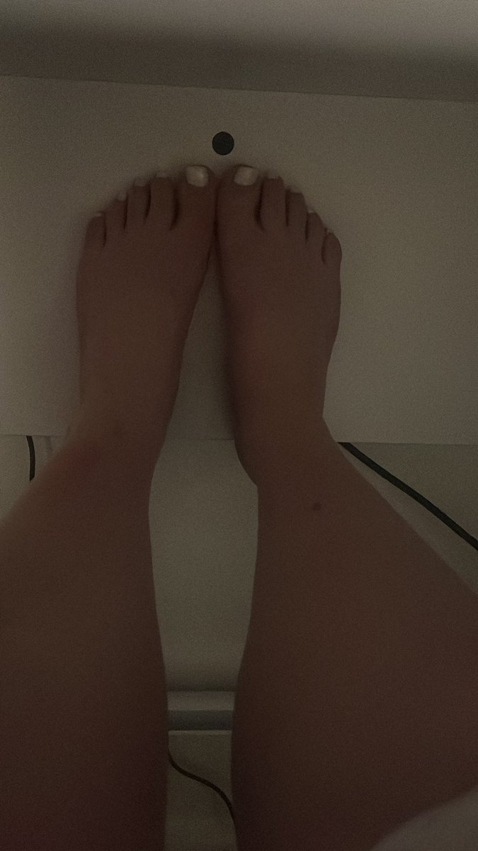 AussiePrincessB's tweet image. Just a day at the office

#feet #findom