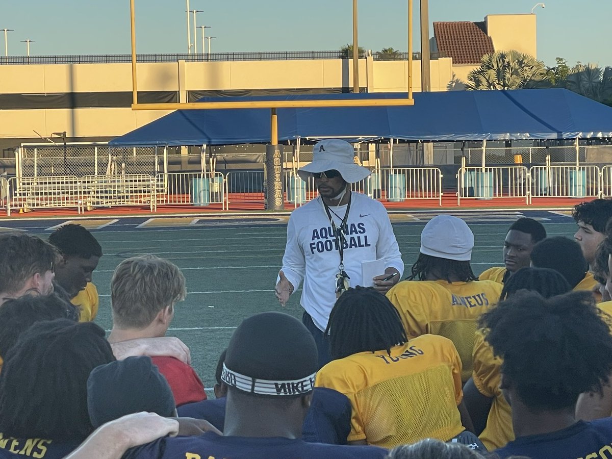 Aquinas Football (@sta_football) on Twitter photo 🔹🔸THANKFUL for the work to EAT (execute, attack, tempo) to serve with great effort FOR THE FAMILY 🔸🔹
#FTF
#Brotherly_Love
#YouGoWeGo
<a href="/CoachHarriott/">Roger Harriott</a> 🔹🔸THANKFUL for the work to EAT (execute, attack, tempo) to serve with great effort FOR THE FAMILY 🔸🔹
#FTF
#Brotherly_Love
#YouGoWeGo
<a href="/CoachHarriott/">Roger Harriott</a>