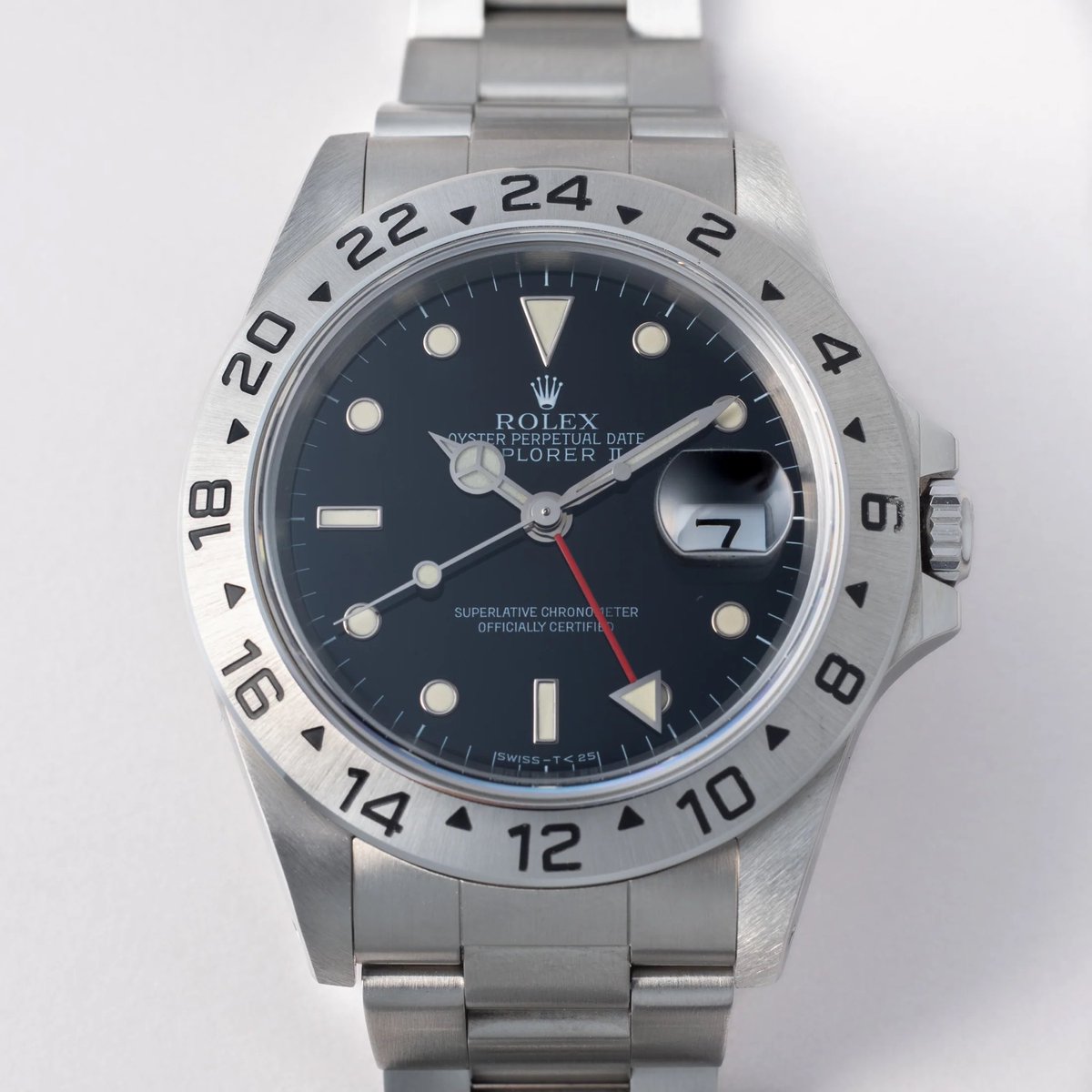 firekids1995's tweet image. 1997年製のロレックスエクスプローラーⅡです🔥🔥🔥

元々、洞窟探検家の為に造られたモデルで暗い洞窟の中でも午前午後がわかるように赤いGMT針が採用されています🌏

艶ありの黒文字盤にフチ有り夜光の組み合わせです✨

▼ご紹介した時計▼
▫️モデル名：#エクスプローラー2 #EXPLORER2