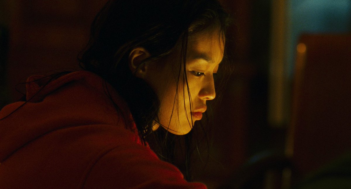 화려한 네온 불빛 아래 흔들리는 청춘의 러브레터🪩 “시대를 초월한 마법 같은 영화” 4K 리마스터링으로 돌아온 독보적 미장센 <밀레니엄 맘보>...