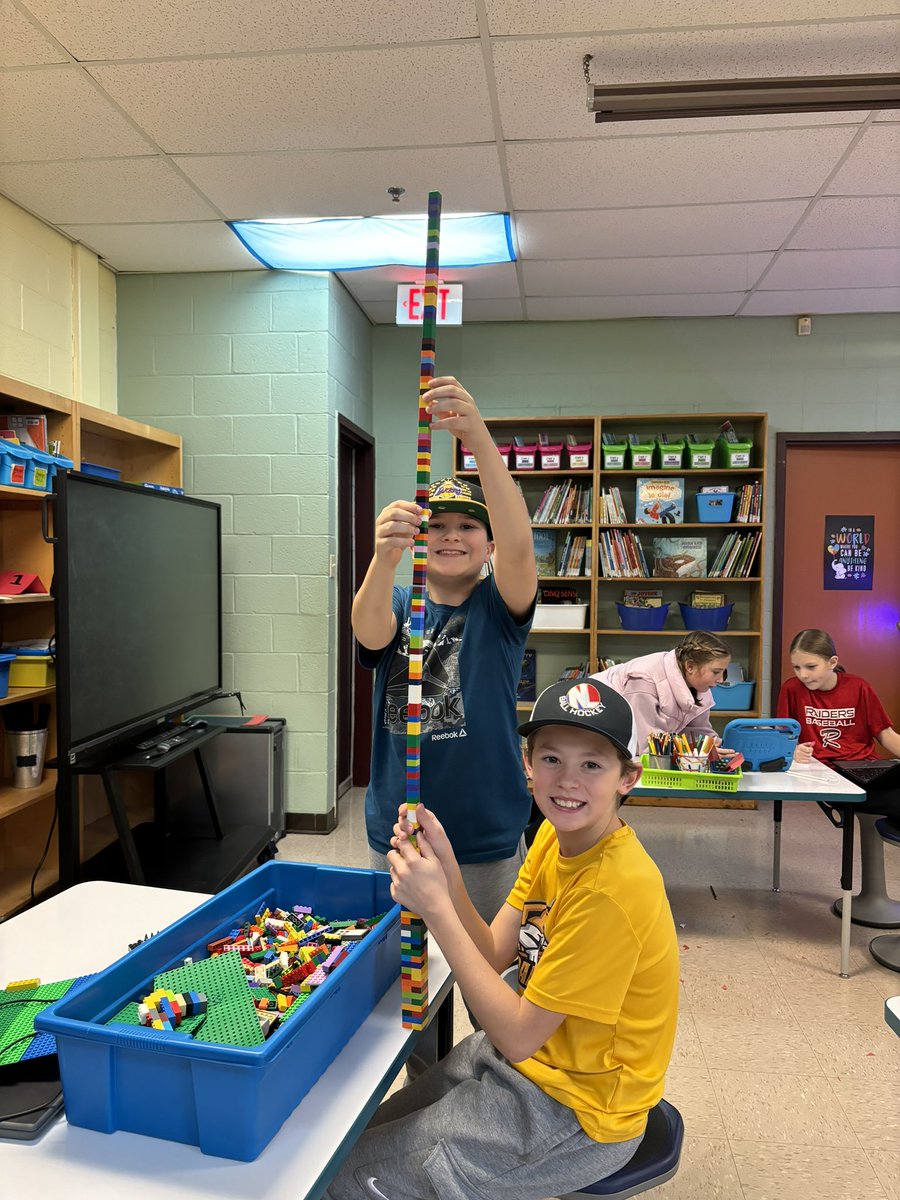 Always fun things happening at <a href="/StEdwardsSchool/">St.Edward'sSchool 🇺🇦</a> Library Learning Commons!