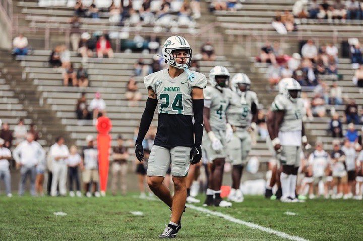 Zac_Ricci4's tweet photo. ‼️Sophmore SZN‼️
(4ints 2 FBS) lead the conference⭐️
7 pbu’s     
30+ tackles 
4.0 TFL https://t.co/2DOJaW53dy