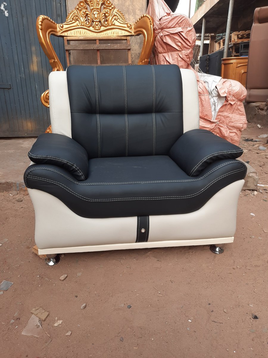 Bullionng's tweet photo. Simple catalog chair https://t.co/jHupMAFWgM
