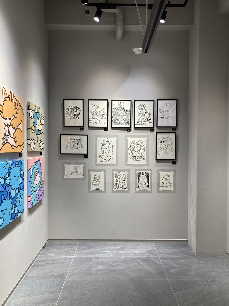 DS_spacecaiman's tweet image. 【🐺 #あらいきりこ個展よくねむる 🐺 】  

ドローイング作品展示について。

24日に開催しましたドローイングイベントにて描いていただいた作品７点を、会場内に展示いたしました。
ご都合が合いましたら、ぜひ見にいらして下さい！

#あらいきりこ #DScaiman