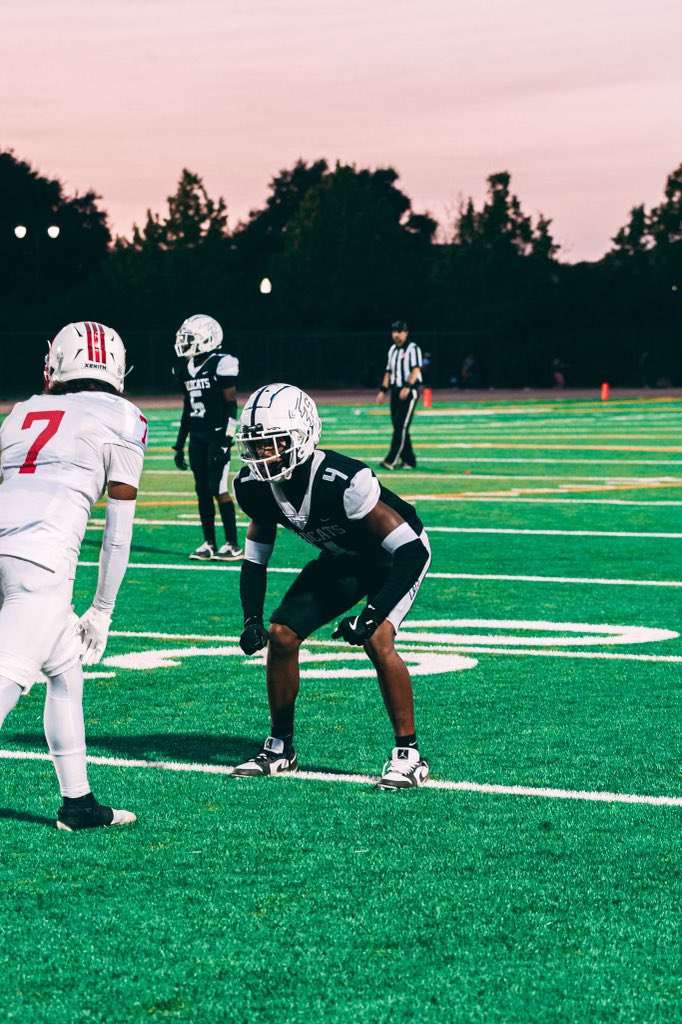 Check out my Junior Season Highlight Tape 56 tot tackles, 1 tfl, 2 INTS (1 Pick Six), 18 PBUS, 1 FF
6’1 175 lb DB
All League HM
0 TDs Allowed (Full Season)

hudl.com/v/2Qr4KK