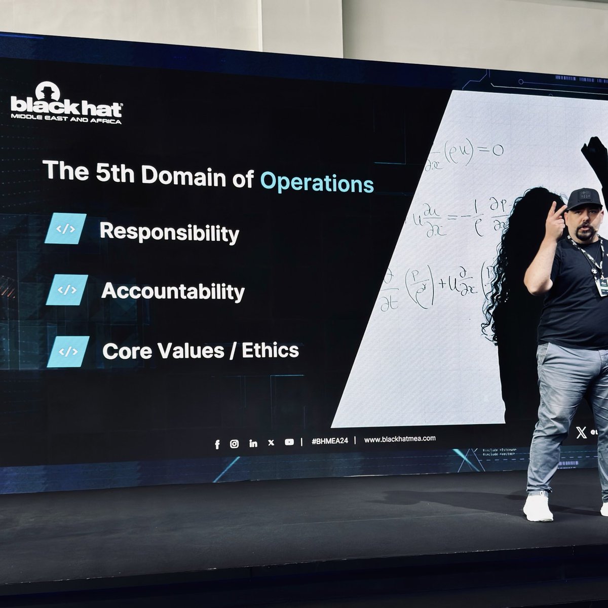 drgfragkos's tweet image. 🟩 “The CISO is Dead; Long Live the CCSO” at @BlackHatMEA 🟩 The world is changing, threats evolve, and adoption of emerging technologies is paramount. Get a glimpse into the future and start building your competive advantage.. 🟩