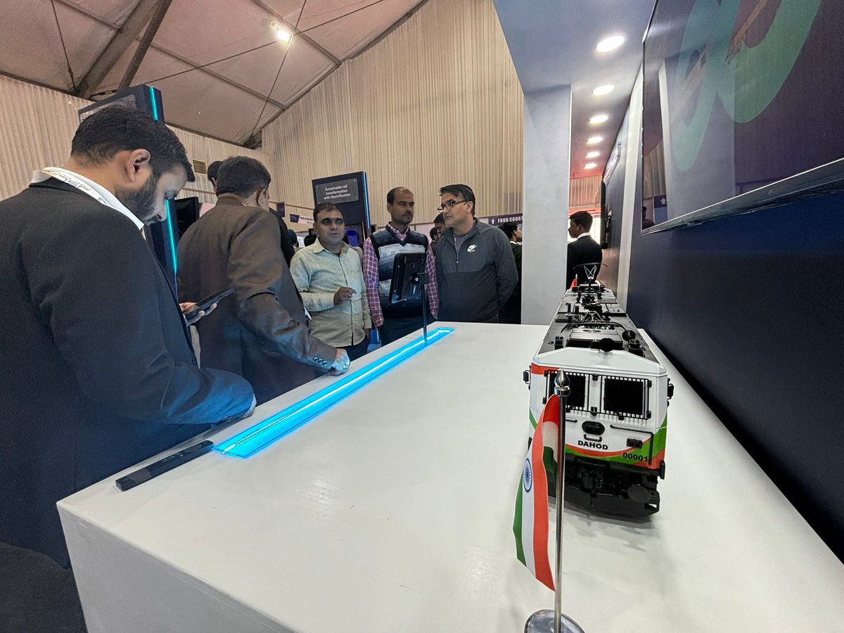SiemensIndia's tweet photo. We're here at #InnoRail 2024!
Come visit us at RDSO grounds, Lucknow to explore our innovative rail technologies from November 28-30.
👉 https://t.co/FlpXnhsPHm
#InnoRail2024 #TransformTheEveryday #TransformMobility https://t.co/NlwdMLwvsp
