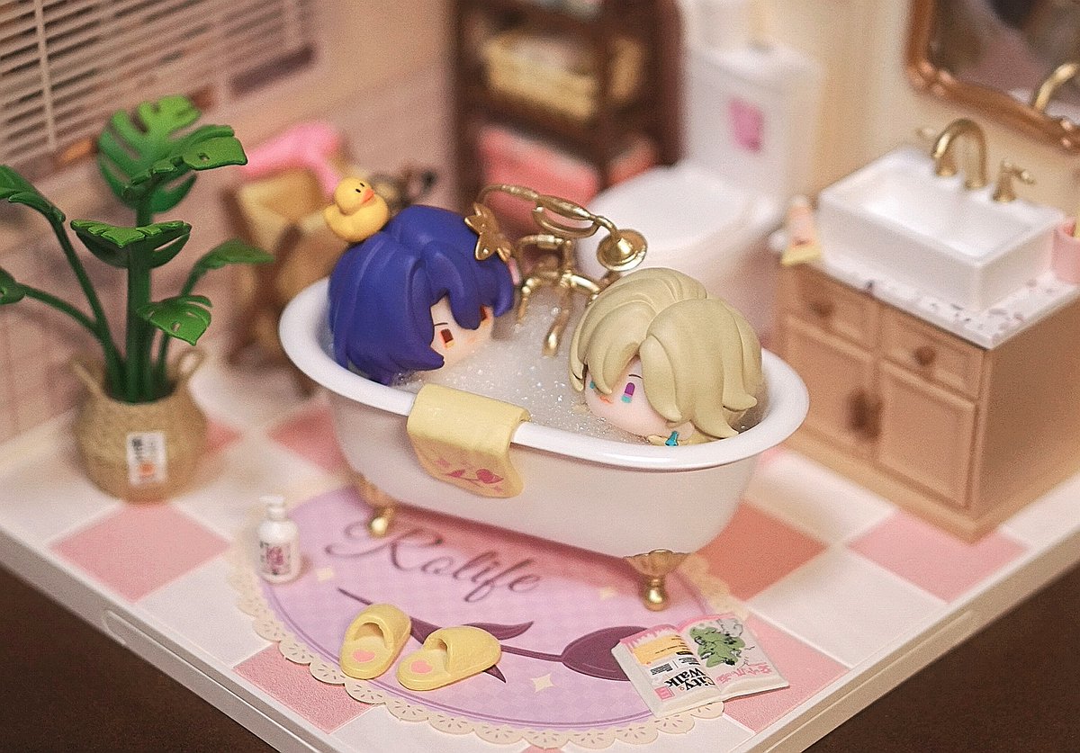 改造了官方的叠叠乐！P2是按小红书老师的图摆的，P1是自己配了盲盒的身子，接下来想再塞几个猫糕进去🥰