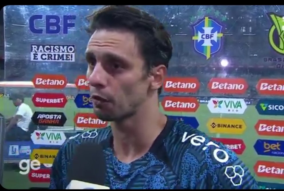 Como é bom ver Rodrigo Caio jogando futebol. Esse cara é um verdadeiro exemplo de superação. O ser humano em primeiro lugar.