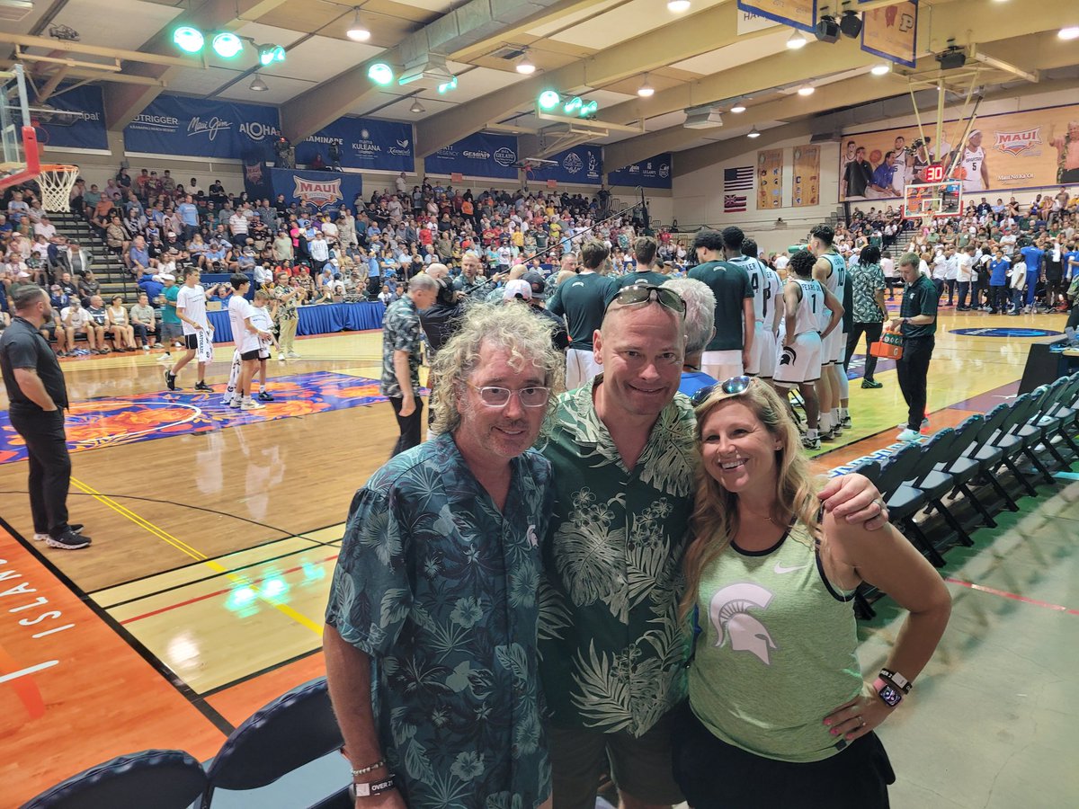 I love seeing successful #Spartans everywhere I go. <a href="/LiaKamanaTV/">Lia Kamanā</a> was a pleasant surprise. Saying "Go Green" many times on #GoodMorningHawaii #SpartansWill. #LetsGo!!!