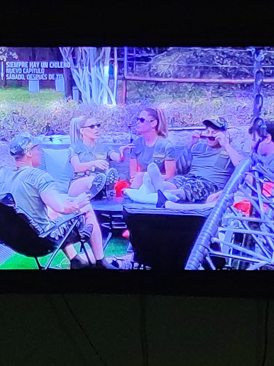 La gala me está cayendo mal ya 🙄 por qué cambio tanto, está muy hueca #PalabraDeHonor13