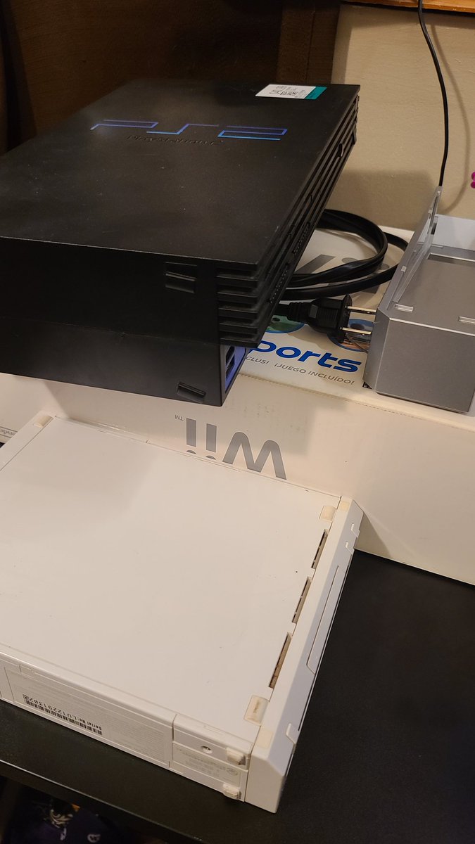 I thrifted a handful of random consoles and tonight on stream we're going to look at their play history, to see what we might be able to learn about their previous owners gaming habits 

-&gt; twitch.tv/blinkoom