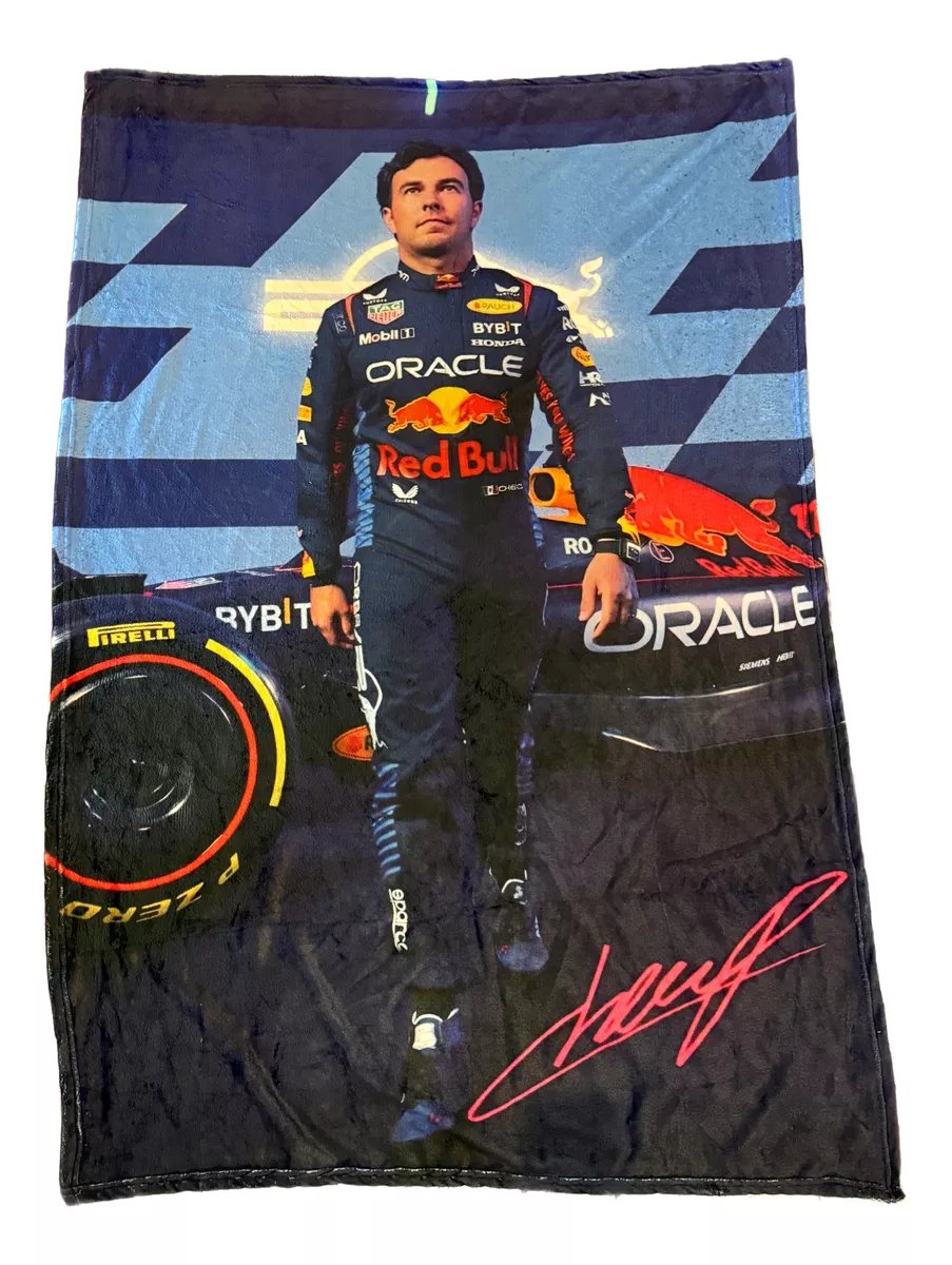 checosvlog's tweet photo. Bueno, ya hablando enserio... Si Checo gana overtake of the month y comentan el SS de que ya votaron, hacemos un giveaway y podrán escoger entre este vaso o esta cobija !!

Link para votar: https://t.co/kI9T1Mxdiv https://t.co/nsqwDKjQUO