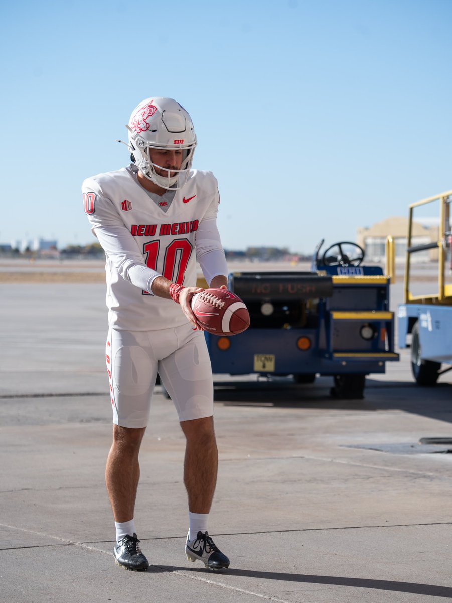 UNMLoboFB's tweet photo. Air Rodriguez, Cleared For Takeoff 🛫
⚪️⚪️⚪️
#505SVF | #EarnedNotGiven | #GoLobos https://t.co/zXfS0pCZAQ