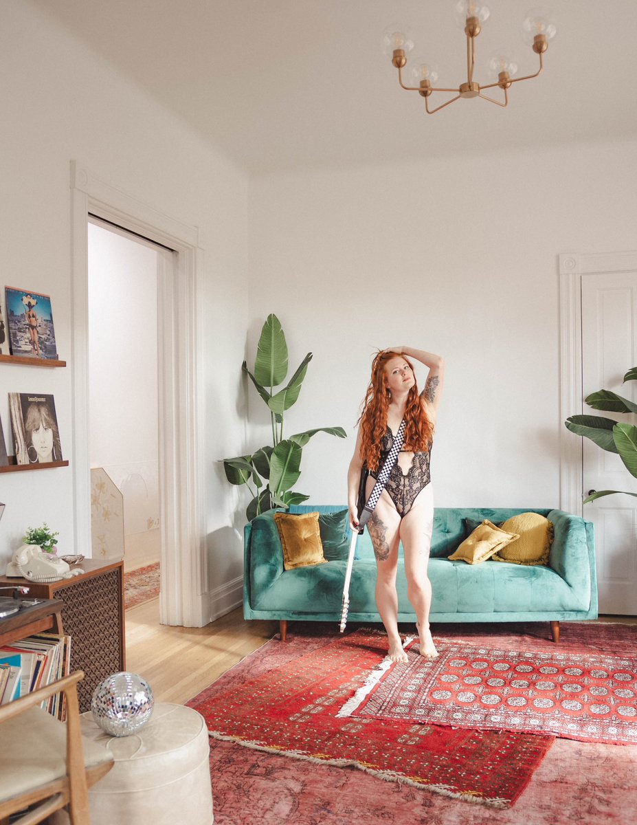 VP_Boudoir's tweet photo. I just wanna shoot vintage stuff all the time now. 😂 #boudoir #redhead #boudoirshoot https://t.co/UbqsVWCmM1