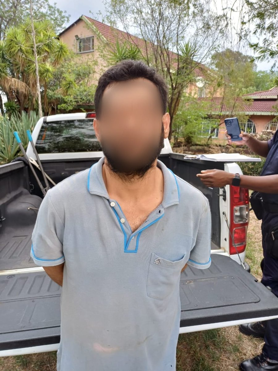 FaizelPatel143's tweet photo. Gauteng police arrested a 39-year-old Mexican national after dismantling a suspected drug lab with an estimated value of R100 million in Johannesburg West Rand. #DrugLabBust #Rietfontein #Police @TheCitizen_News https://t.co/TZEXgN9GZx