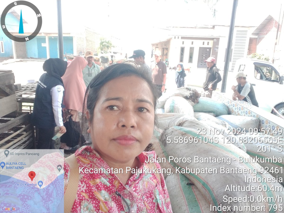 AnggunAngg25809's tweet photo. Tgl 23 November 2024 mendampingi kelompok budidaya pokdakan Maju bersama dalam penyaluran bantuan pemerintah berupa bibit rumput laut di Desa Pajukukang Kec Pajukukang Kab Bantaeng Sulawesi Selatan 
#luhlapor 
#Satminkalmaros https://t.co/xCXRhGfk9O