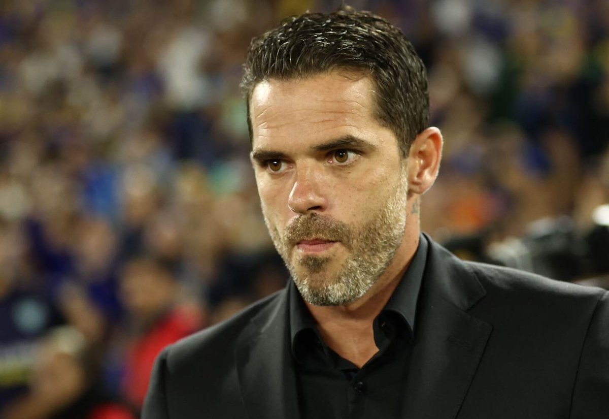 TendenciaDepor's tweet photo. "Fernando Gago"

Porque llegó a Boca para revolucionar el fútbol, perdió casi todos los partidos en el campeonato y encima su equipo acaba de hacer la mayor pecheada en la historia de la Copa Argentina. Nada nuevo, hizo lo mismo que en Racing, es un cagón hijo de re mil puta. https://t.co/TgUlFU81Bo