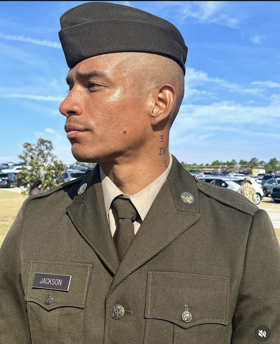 UrbanGirl_Mag's tweet photo. Keke Palmer and her family attend sons father, Darius Jackson’s graduation from the US Army’s basic training #kekepalmer https://t.co/4TPguudnVK
