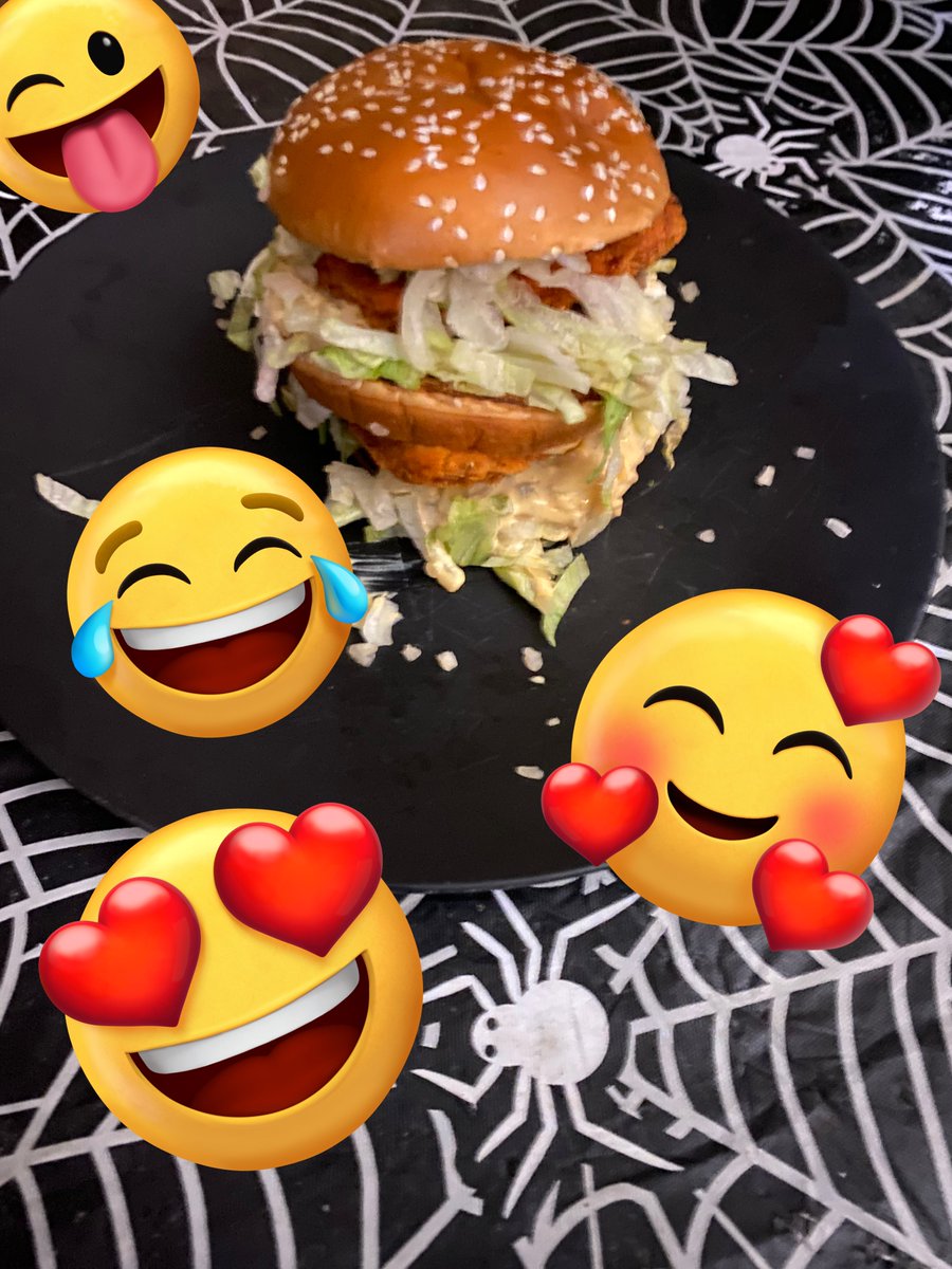 XavierRuneblade's tweet photo. Hey #XVerse
#Dinner
#MickeyDs
Invention learned from Nephew…
#BigMcGangBang 🍔= #BigMac + #2HotNSpicyPatties
#Fries🍟
#NowWatching
#PlanesTrainsAndAutomobiles
#SteveMartin #JohnCandy
#HappyThanksgivingEve
Hope all had a Wonderful Wednesday &amp; wish a good night🎬👋🤪🙏✨😵🍀♠️💀🌹 https://t.co/Vm5Yi87ktY